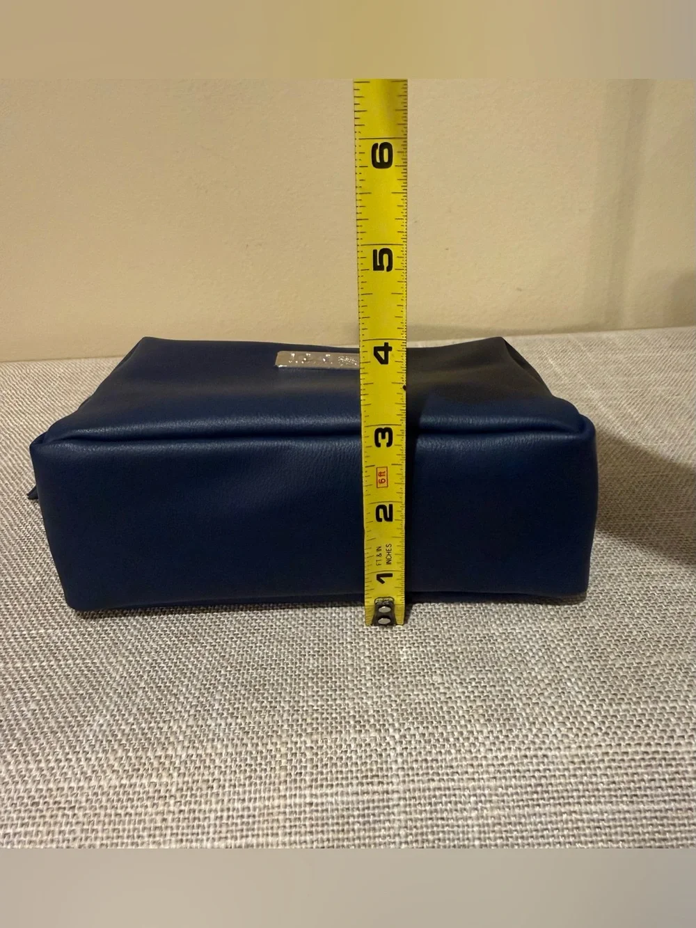 United Airlines 100 Years Commemorative Amenity Kit Navy Case Pen Skincare